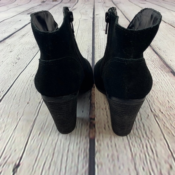 Vince Camuto Black Ankle Boots - VC-felishan - Picture 5 of 7